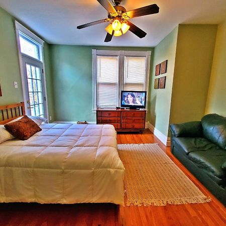 Point Breeze Guest House 피츠버그 외부 사진